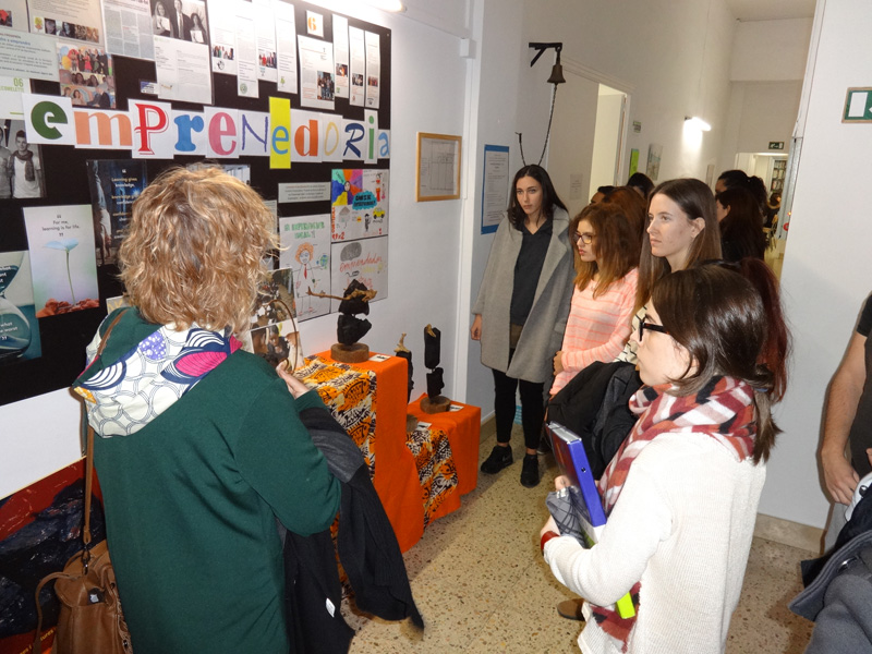 Exposició a l'Escola ETP Xavier de Barcelona.